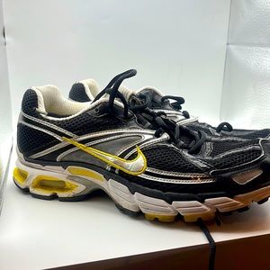 Nike Bowerman series 8.5. Color black and yellow